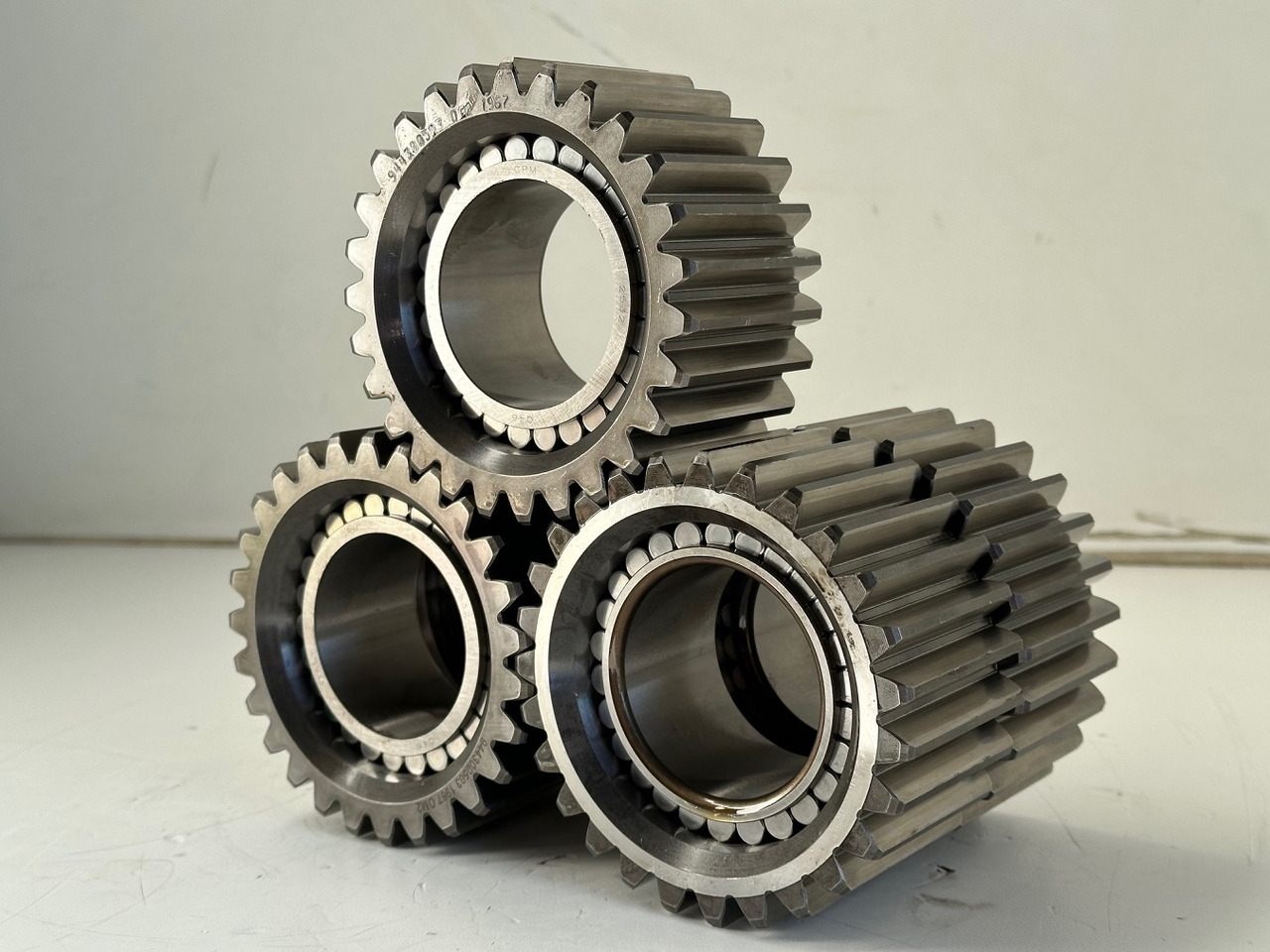 Liebherr Planetenrad ID-Nr.9443004 - ID-Nr.944300403. FAT400-FAT400/018-FAT400P018-FAT400P063-FAT400P073-FAT400P092. R934 IND,R906,R914,R916,R922,R924,R932,R934,R936,R942,R944. #944300503.18.12# - Pogonski reduktor za Bager guseničar: slika 1 Liebherr Planetenrad ID-Nr.9443004 - ID-Nr.944300403. FAT400-FAT400/018-FAT400P018-FAT400P063-FAT400P073-FAT400P092. R934 IND,R906,R914,R916,R922,R924,R932,R934,R936,R942,R944. #944300503.18.12# - Pogonski reduktor za Bager guseničar: slika 1