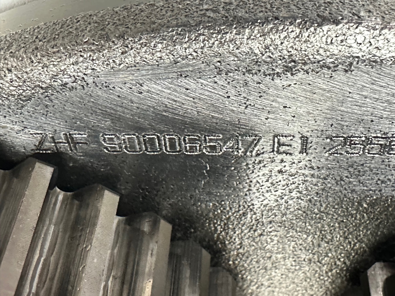 Motor okretanja za Građevinska mašina Liebherr Planetenträger ID-Nr.90006547 mit Planetenrad ID-Nr.90209187 und Lamellenträger ID-Nr.90006550. #LA.PL.PA.137239#: slika 15 Motor okretanja za Građevinska mašina Liebherr Planetenträger ID-Nr.90006547 mit Planetenrad ID-Nr.90209187 und Lamellenträger ID-Nr.90006550. #LA.PL.PA.137239#: slika 15