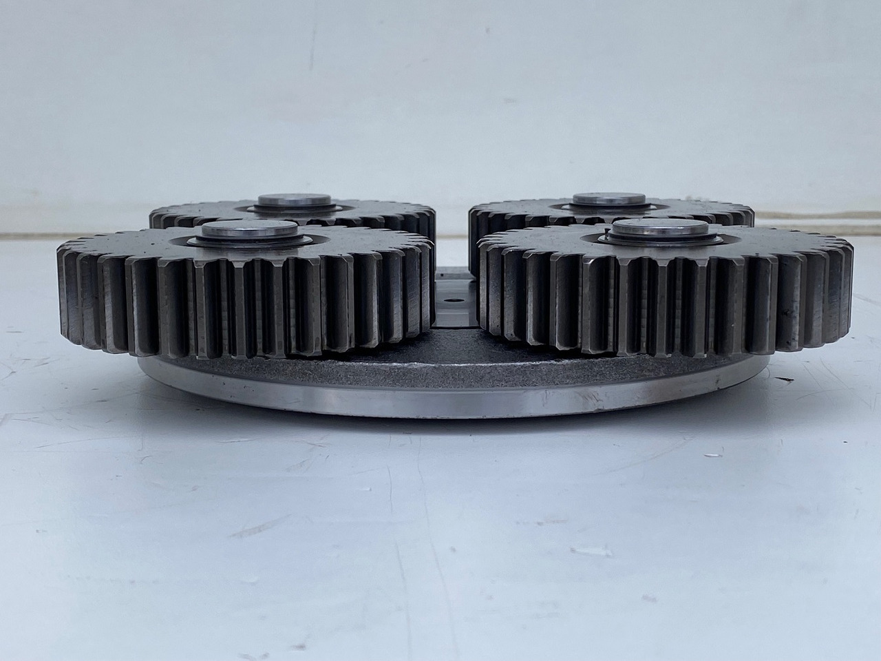 Liebherr Planetenträger ID-Nr.90216230 mit Planetenrad ID-Nr.90216231. R926-1715 - R928-1715 - R930-1716. #PL-PO161# - Motor okretanja za Građevinska mašina: slika 3 Liebherr Planetenträger ID-Nr.90216230 mit Planetenrad ID-Nr.90216231. R926-1715 - R928-1715 - R930-1716. #PL-PO161# - Motor okretanja za Građevinska mašina: slika 3