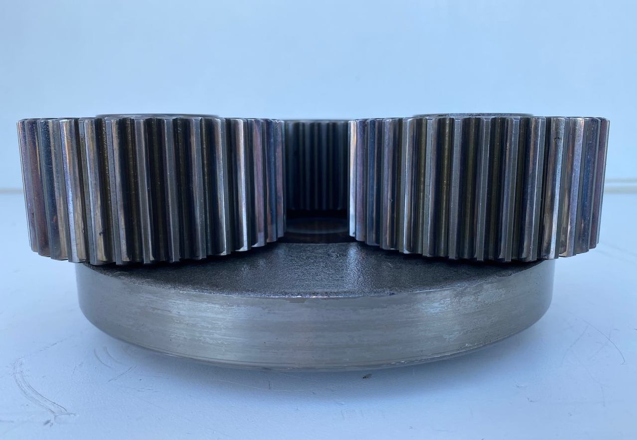 Liebherr Planetenträger ID-Nr.970559601 mit Planetenrad ID-Nr.944305703 - ID-Nr.90213986. A900,A904,A913 COMP,A914 COMP,A914,A916 COMP,A916,A918 COMP,A918,A920,A922 RAIL A924 RAIL,LH18,LH22,LH24,LH2 - Motor okretanja za Građevinska mašina: slika 5 Liebherr Planetenträger ID-Nr.970559601 mit Planetenrad ID-Nr.944305703 - ID-Nr.90213986. A900,A904,A913 COMP,A914 COMP,A914,A916 COMP,A916,A918 COMP,A918,A920,A922 RAIL A924 RAIL,LH18,LH22,LH24,LH2 - Motor okretanja za Građevinska mašina: slika 5