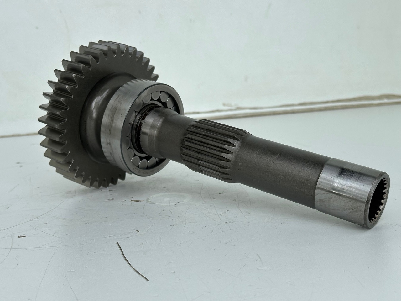 Liebherr Triebwelle ID-Nr.10117140 mit Zylinderrollenlager ID-Nr.7080150 - ID-Nr.7380070. A914, A922, A924, A928, LH30, LH35, P914, P924, R906, R914, R916, R924, R924 COMP. #101171470.02# - Hidraulična pumpa za Građevinska mašina: slika 3 Liebherr Triebwelle ID-Nr.10117140 mit Zylinderrollenlager ID-Nr.7080150 - ID-Nr.7380070. A914, A922, A924, A928, LH30, LH35, P914, P924, R906, R914, R916, R924, R924 COMP. #101171470.02# - Hidraulična pumpa za Građevinska mašina: slika 3