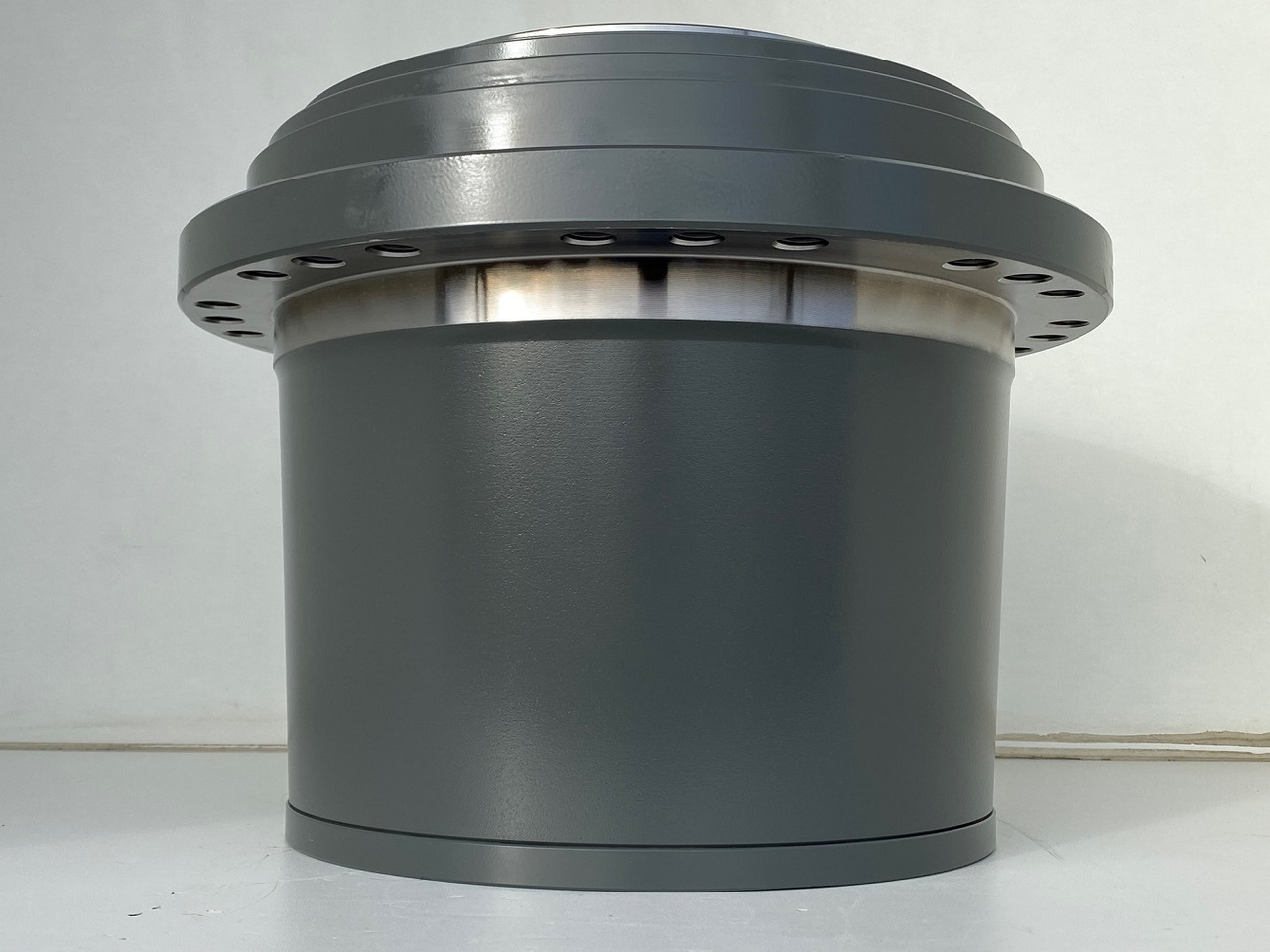 Original Liebherr Fahrantrieb Typ: FAT350P138 mit ID-Nr.90216427 - ID-Nr.90216428 - ID-Nr.90216429. LO1926, LOS926, R922, R924, R926, R930. #90216428.3064# - Pogonski reduktor za Građevinska mašina: slika 3 Original Liebherr Fahrantrieb Typ: FAT350P138 mit ID-Nr.90216427 - ID-Nr.90216428 - ID-Nr.90216429. LO1926, LOS926, R922, R924, R926, R930. #90216428.3064# - Pogonski reduktor za Građevinska mašina: slika 3