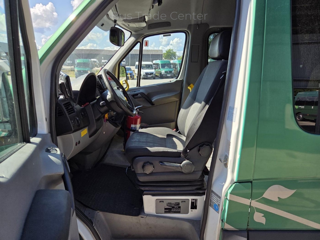 Minibus, Putnički kombi VOLKSWAGEN Crafter 50 LR // with lift: slika 9
