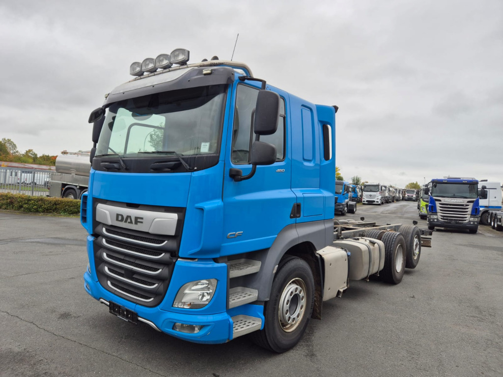 DAF CF 480 6x2 (Nr. 6097) - Kamion sa golom šasijom i zatvorenom kabinom: slika 3 DAF CF 480 6x2 (Nr. 6097) - Kamion sa golom šasijom i zatvorenom kabinom: slika 3
