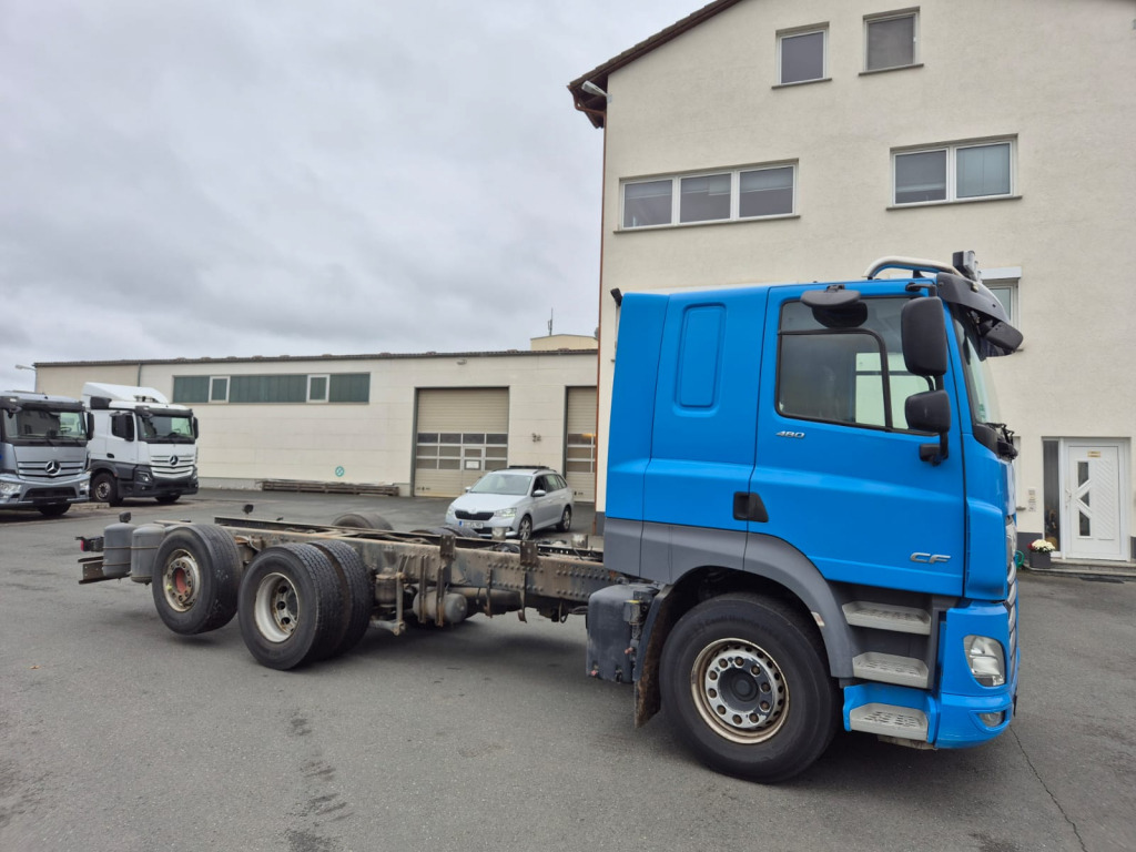 DAF CF 480 6x2 (Nr. 6097) - Kamion sa golom šasijom i zatvorenom kabinom: slika 1 DAF CF 480 6x2 (Nr. 6097) - Kamion sa golom šasijom i zatvorenom kabinom: slika 1