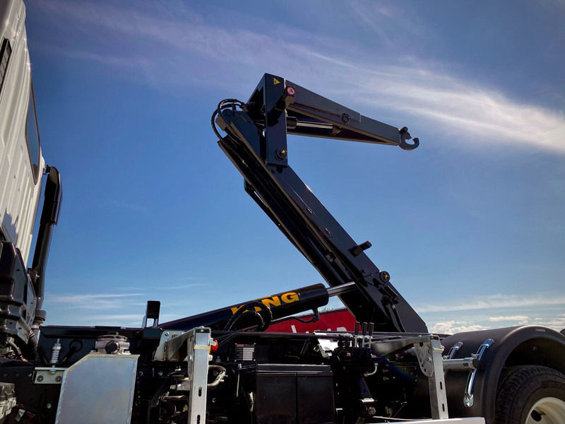 Isuzu M27 - Kamion sa hidrauličnom kukom: slika 5 Isuzu M27 - Kamion sa hidrauličnom kukom: slika 5