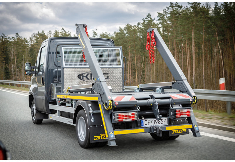 Iveco Daily 70C18 + KING Bramowiec / Skiploader / Absetzkipper - Kamion za utovaranje kontejnera: slika 1 Iveco Daily 70C18 + KING Bramowiec / Skiploader / Absetzkipper - Kamion za utovaranje kontejnera: slika 1