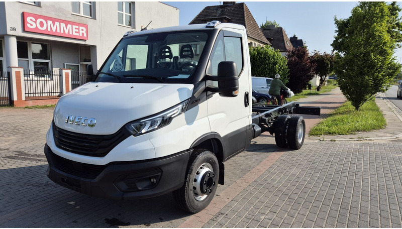 Iveco Daily 70C18 - nowe! - Kamion sa golom šasijom i zatvorenom kabinom: slika 2 Iveco Daily 70C18 - nowe! - Kamion sa golom šasijom i zatvorenom kabinom: slika 2