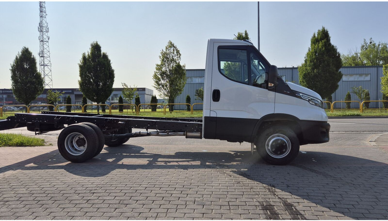 Iveco Daily 70C18 - nowe! - Kamion sa golom šasijom i zatvorenom kabinom: slika 5 Iveco Daily 70C18 - nowe! - Kamion sa golom šasijom i zatvorenom kabinom: slika 5