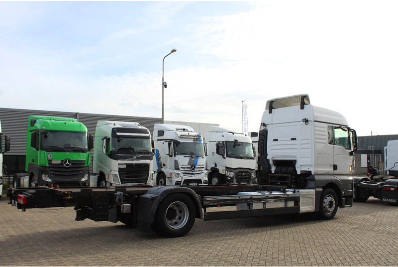 MAN TGX 18.430 * EURO6 * 4X2 * - Kamion sa golom šasijom i zatvorenom kabinom: slika 4 MAN TGX 18.430 * EURO6 * 4X2 * - Kamion sa golom šasijom i zatvorenom kabinom: slika 4