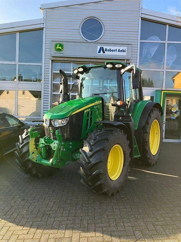 John Deere 6090M - Traktor: slika 1 John Deere 6090M - Traktor: slika 1