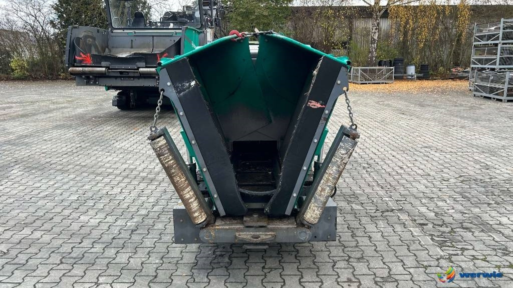 Vögele SUPER 800i / AB220TV (1,20 - 2,20 m) - Asfaltni finišer: slika 2 Vögele SUPER 800i / AB220TV (1,20 - 2,20 m) - Asfaltni finišer: slika 2