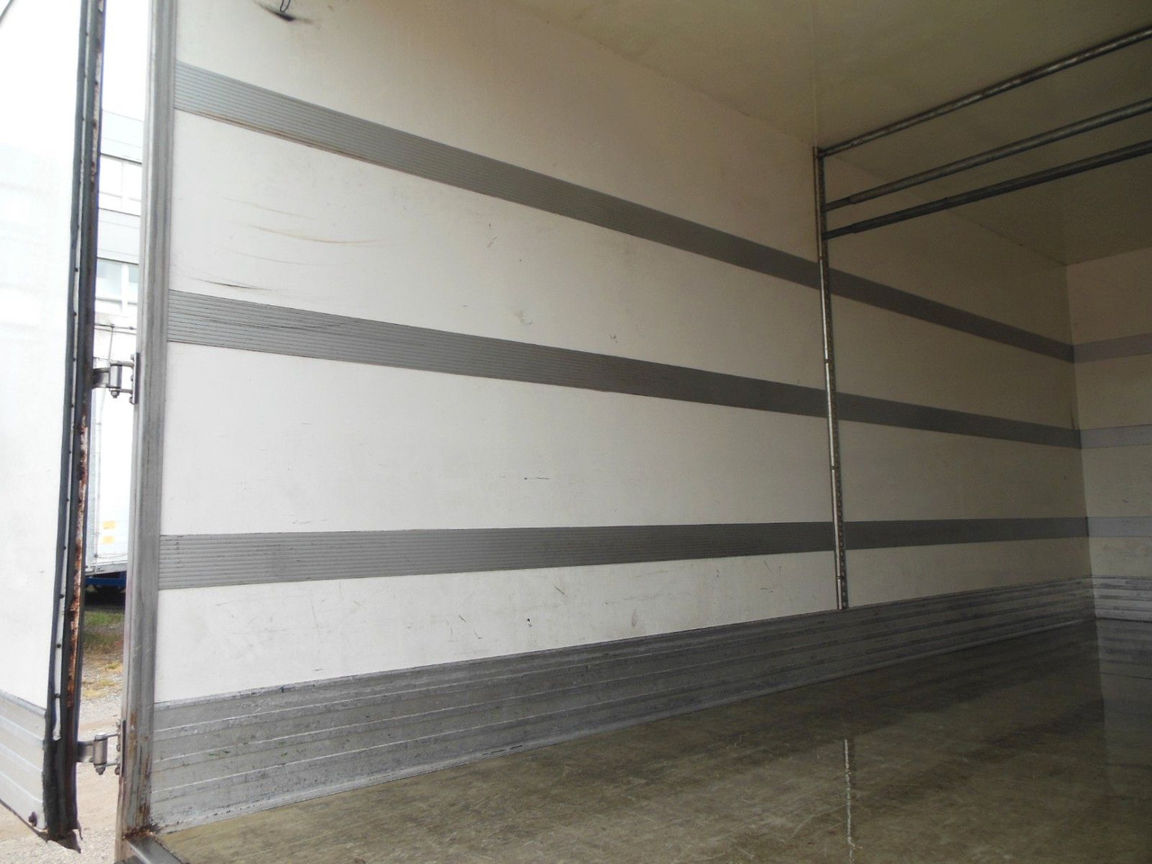 Dostavno vozilo sa zatvorenim sandukom Iveco EUROCARGO 75E14: slika 13