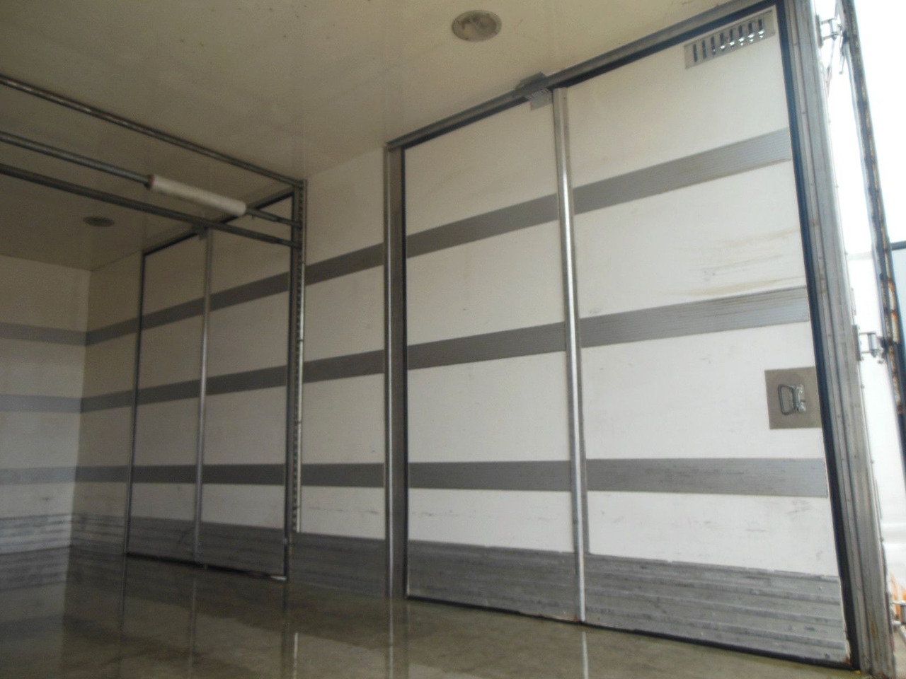 Dostavno vozilo sa zatvorenim sandukom Iveco EUROCARGO 75E14: slika 14