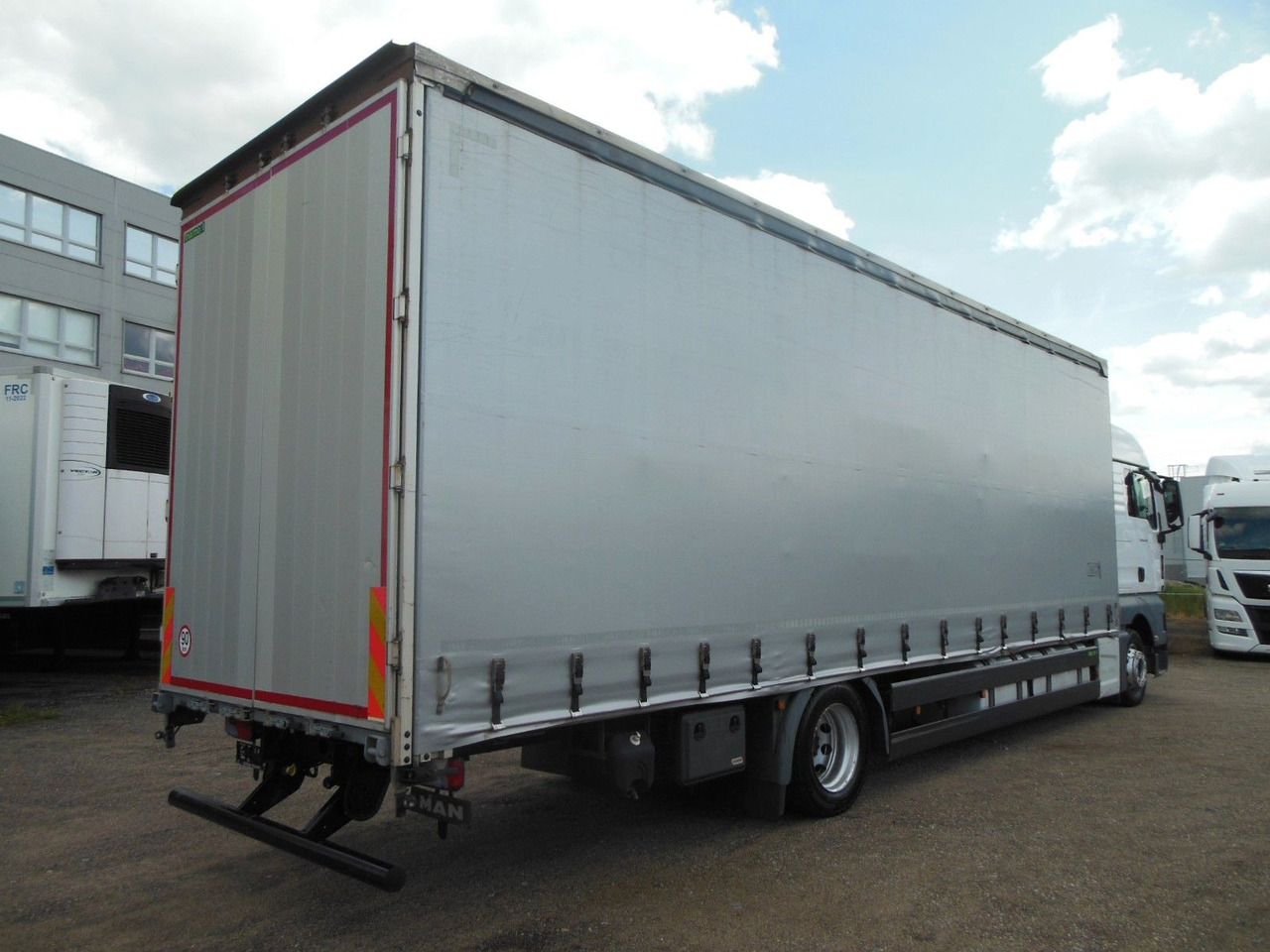 MAN TGX 18.460, XLX, VOLL LUFT, PRITSCHE 9,2M, TOP!! - Kamion sa ceradom: slika 3 MAN TGX 18.460, XLX, VOLL LUFT, PRITSCHE 9,2M, TOP!! - Kamion sa ceradom: slika 3