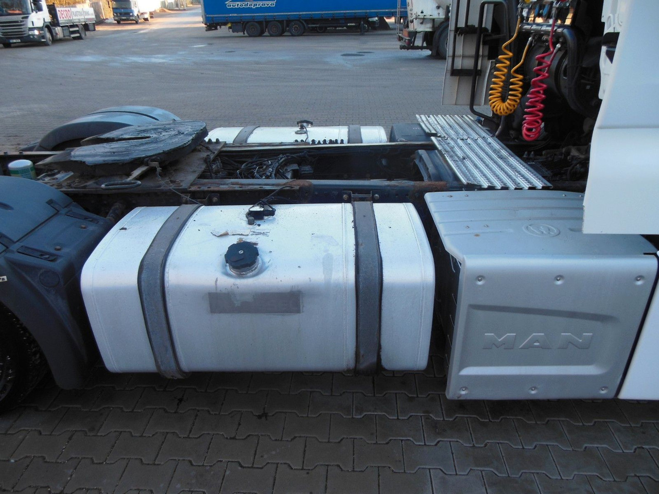 Tegljač MAN TGX 18.480 LLS-U, LOWDECK + KRONE MEGA MAN TGX 18.480 LLS-U, LOWDECK: slika 9