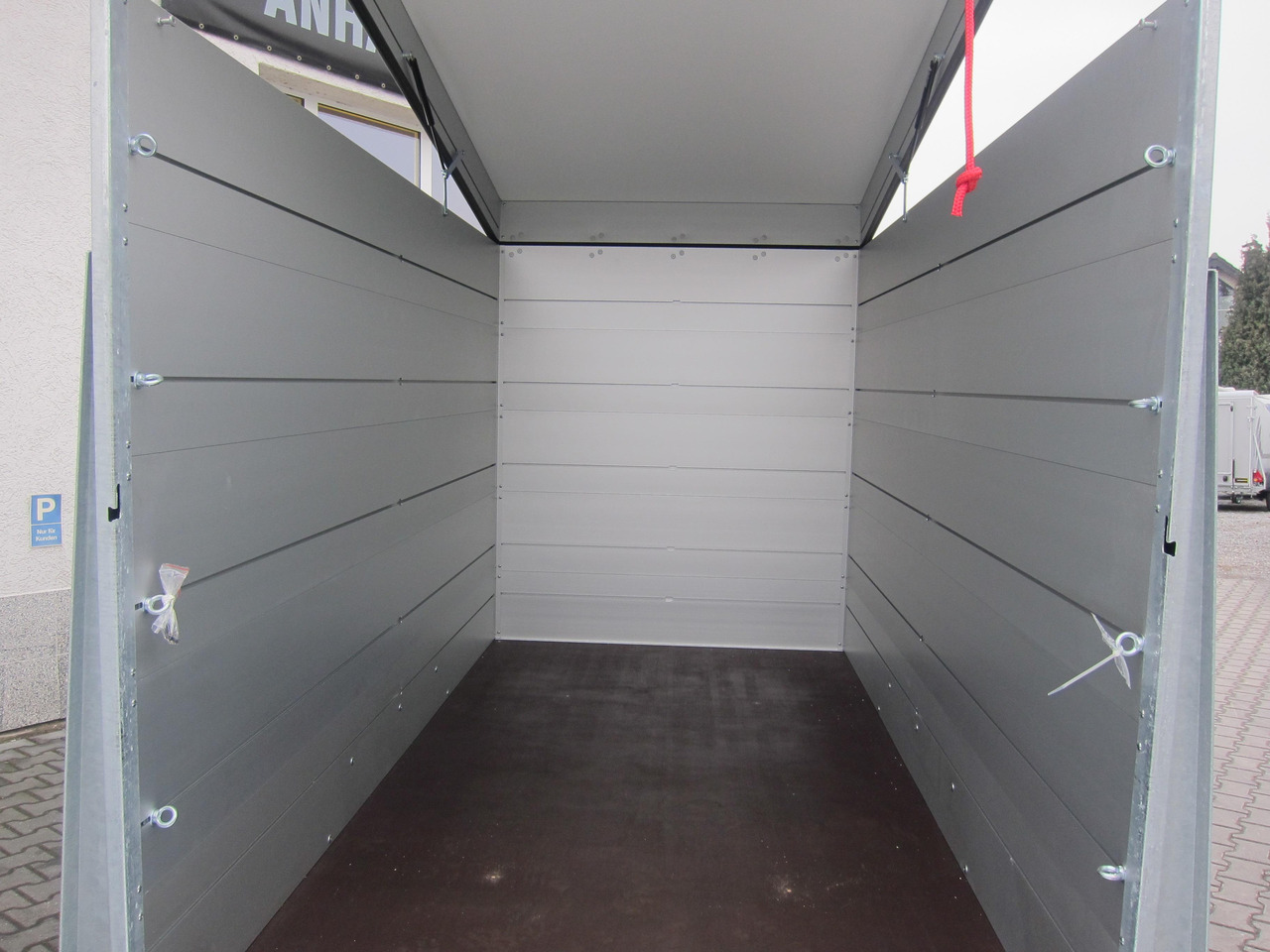 ALUBOXX Deckelanhänger GTT 2500 VT4 301x151x188cm Heckrampe (M) 2500kg order online Aktion - Prikolica sa zatvorenim sandukom: slika 3 ALUBOXX Deckelanhänger GTT 2500 VT4 301x151x188cm Heckrampe (M) 2500kg order online Aktion - Prikolica sa zatvorenim sandukom: slika 3