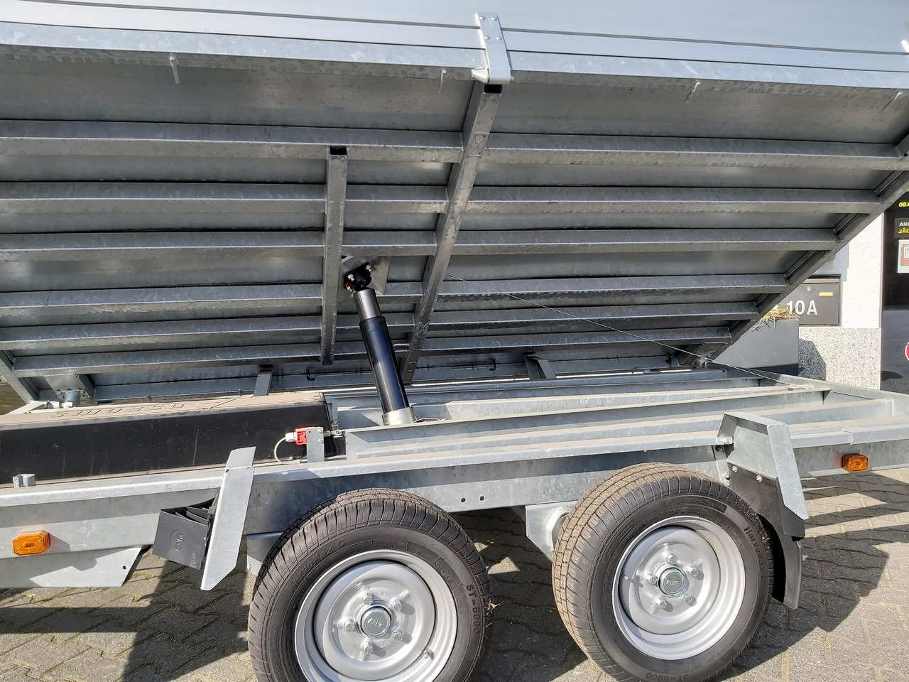 Anssems Kipper KSX 3500 Elektrisch 305x178x35cm Stahlboden niedrig Fahrgestell 3500kg - Prikolica istovarivača: slika 5 Anssems Kipper KSX 3500 Elektrisch 305x178x35cm Stahlboden niedrig Fahrgestell 3500kg - Prikolica istovarivača: slika 5