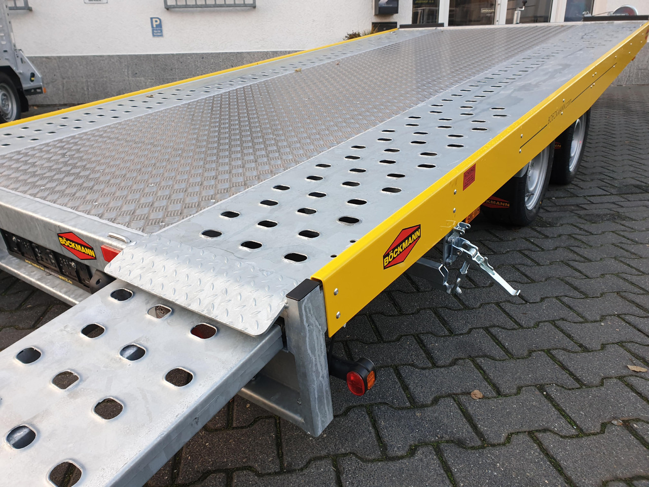 Böckmann AH 4320/35 430x208cm easyload ankipbar Aluboden 3500kg - Prikolica za prevoz automobila: slika 2 Böckmann AH 4320/35 430x208cm easyload ankipbar Aluboden 3500kg - Prikolica za prevoz automobila: slika 2