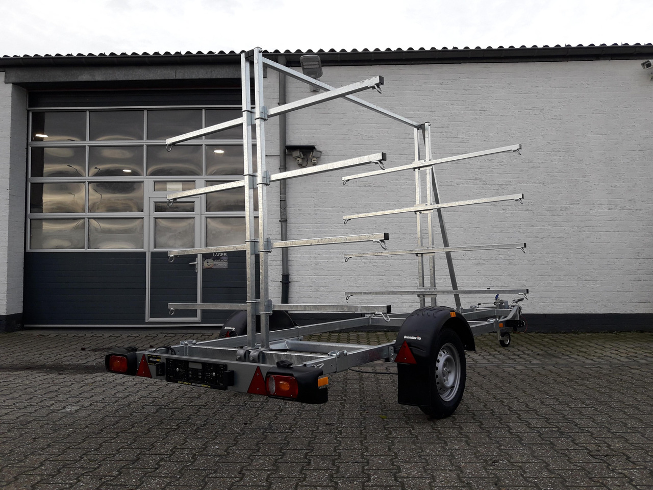 Brenderup Boattrailer Bootsanhänger 161000B CX Kanu / Kayak SUP Board Gestell 1000kg Online Aktion - Prikolica za čamac: slika 4 Brenderup Boattrailer Bootsanhänger 161000B CX Kanu / Kayak SUP Board Gestell 1000kg Online Aktion - Prikolica za čamac: slika 4