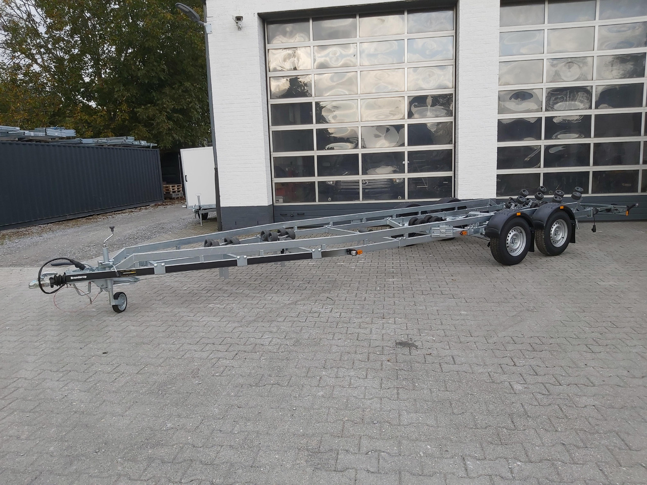 Brenderup Bootstrailer 26300TB SR X-Line bis 7,8 26 Fuß Superrollen Windenstand 3000kg Abverkauf - Prikolica za čamac: slika 1 Brenderup Bootstrailer 26300TB SR X-Line bis 7,8 26 Fuß Superrollen Windenstand 3000kg Abverkauf - Prikolica za čamac: slika 1