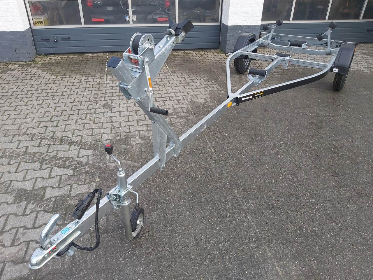 Brenderup Bootstrailer 750L UB Premium 180750UBL 750kg Winde 311959 Januar Online Aktion - Prikolica za čamac: slika 3 Brenderup Bootstrailer 750L UB Premium 180750UBL 750kg Winde 311959 Januar Online Aktion - Prikolica za čamac: slika 3