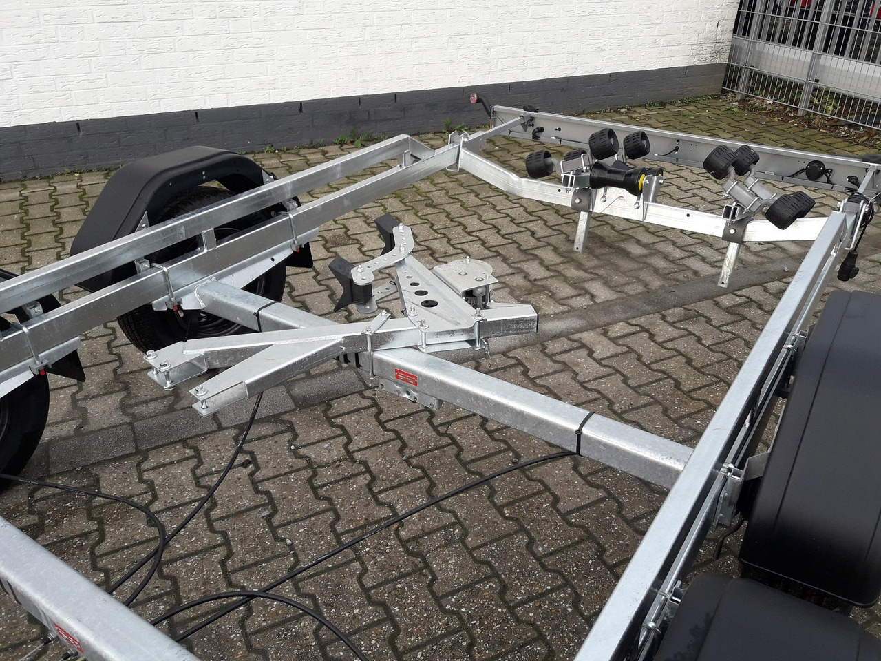 Brenderup Bootstrailer Premium 242500 TB SR 2500 Superrollen Winde 2500kg 312269 Modell 2024 - Prikolica za čamac: slika 4 Brenderup Bootstrailer Premium 242500 TB SR 2500 Superrollen Winde 2500kg 312269 Modell 2024 - Prikolica za čamac: slika 4