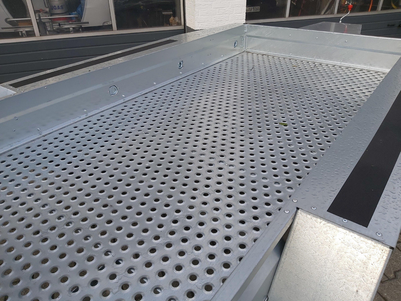 Brenderup Maschinentransporter MT 3080 STF 308x152x25cm Stahllochboden 3000kg - Prikolica za prevoz radnih mašina: slika 2 Brenderup Maschinentransporter MT 3080 STF 308x152x25cm Stahllochboden 3000kg - Prikolica za prevoz radnih mašina: slika 2