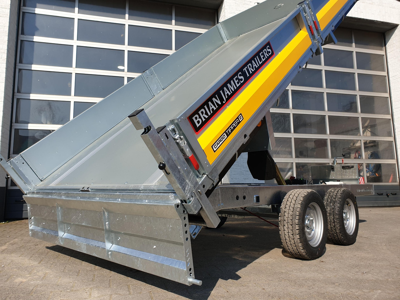 Brian James Trailer CarGO Tipper 2 elektrisch 360x195x30cm Pendelklappe Tandem niedrig 12" 3500kg os - Prikolica istovarivača: slika 2 Brian James Trailer CarGO Tipper 2 elektrisch 360x195x30cm Pendelklappe Tandem niedrig 12" 3500kg os - Prikolica istovarivača: slika 2