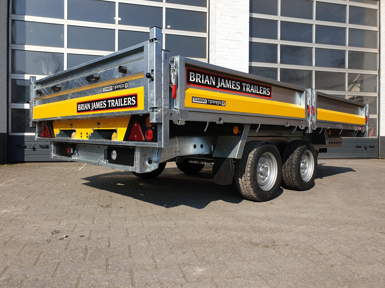 Brian James Trailer CarGO Tipper 2 elektrisch 360x195x30cm Pendelklappe Tandem niedrig 12" 3500kg os - Prikolica istovarivača: slika 4 Brian James Trailer CarGO Tipper 2 elektrisch 360x195x30cm Pendelklappe Tandem niedrig 12" 3500kg os - Prikolica istovarivača: slika 4