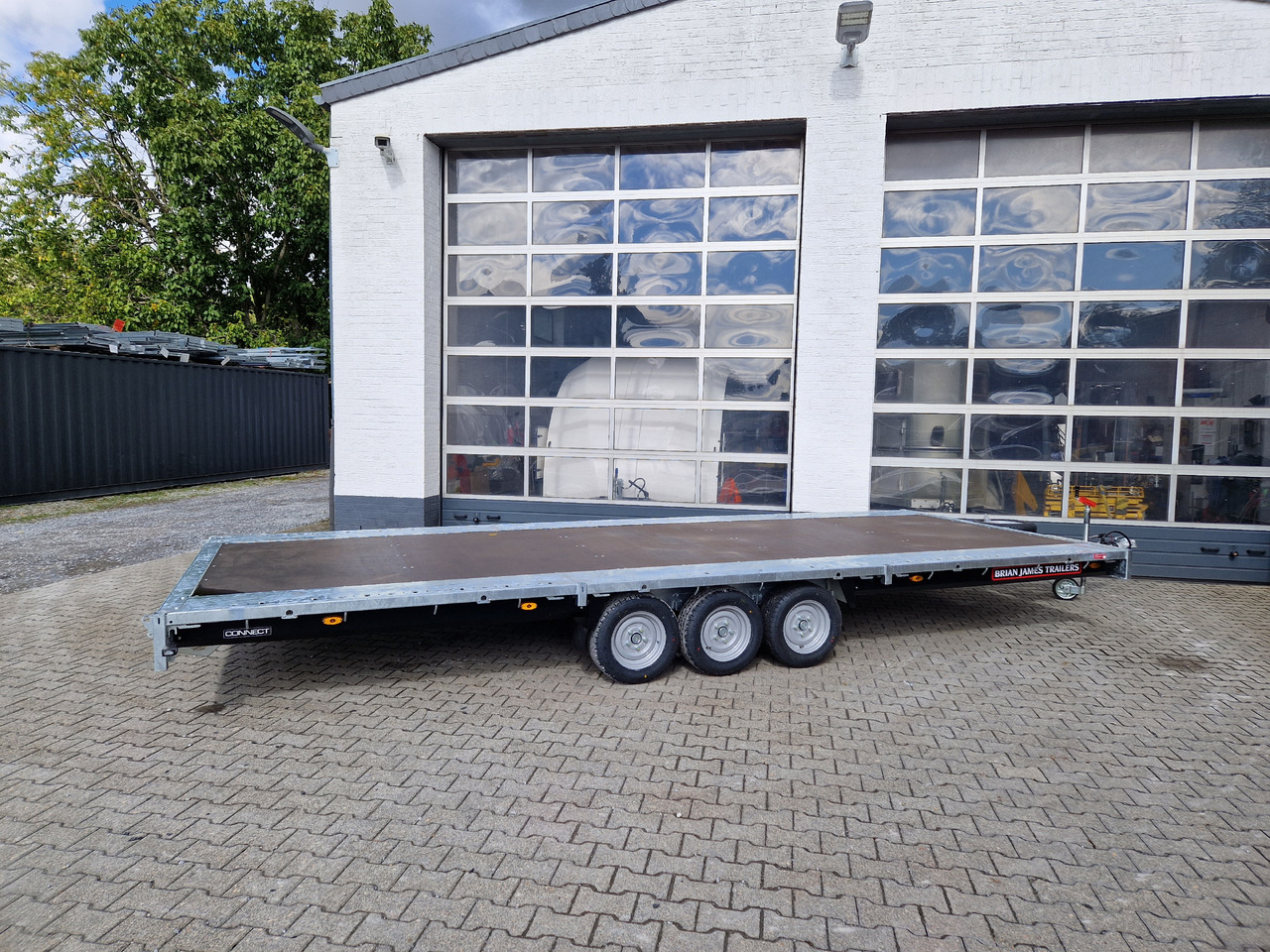 Brian James Trailer Connect 600x243cm plattform blackline Tridem 12" 3500kg - Plato prikolica: slika 3 Brian James Trailer Connect 600x243cm plattform blackline Tridem 12" 3500kg - Plato prikolica: slika 3
