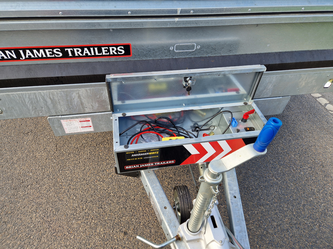 Brian James Trailer Tipper 400x200x100cm Aufsatz elektro blackline LED Tridem 3500kg Modell 24 - Prikolica istovarivača: slika 5 Brian James Trailer Tipper 400x200x100cm Aufsatz elektro blackline LED Tridem 3500kg Modell 24 - Prikolica istovarivača: slika 5