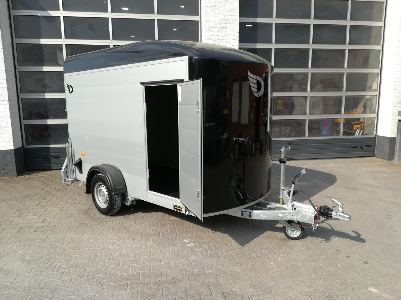 Cargo Roadster 300 300x150x184cm Alu Poly black Seitentür Pullman 100km/H 1300kg - Prikolica za automobil: slika 4 Cargo Roadster 300 300x150x184cm Alu Poly black Seitentür Pullman 100km/H 1300kg - Prikolica za automobil: slika 4