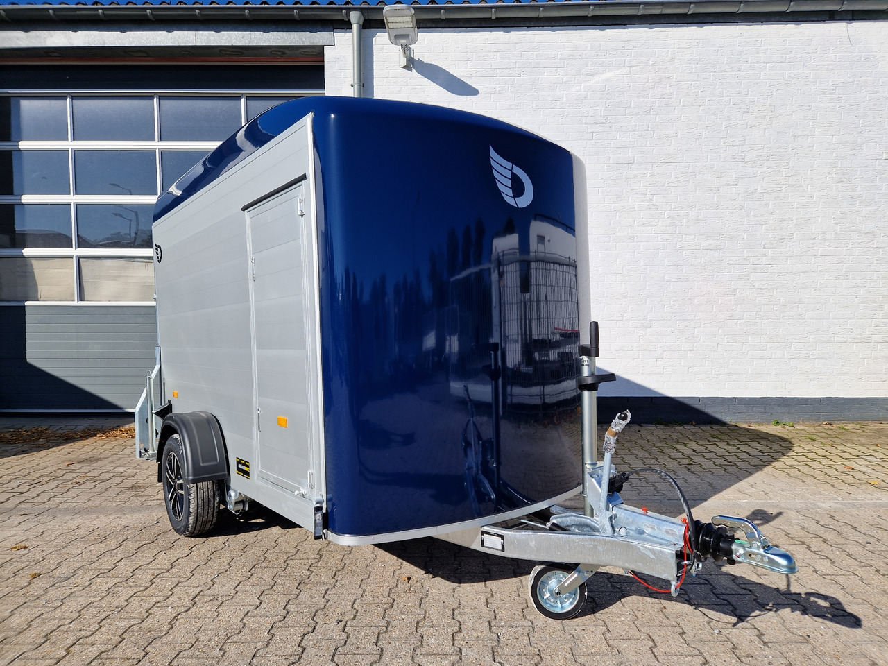 Cargo Roadster 300 300x150x184cm Alu Poly royal blau Alufelgen darkline Pullman 1300kg 100km/H - Prikolica sa zatvorenim sandukom: slika 2 Cargo Roadster 300 300x150x184cm Alu Poly royal blau Alufelgen darkline Pullman 1300kg 100km/H - Prikolica sa zatvorenim sandukom: slika 2
