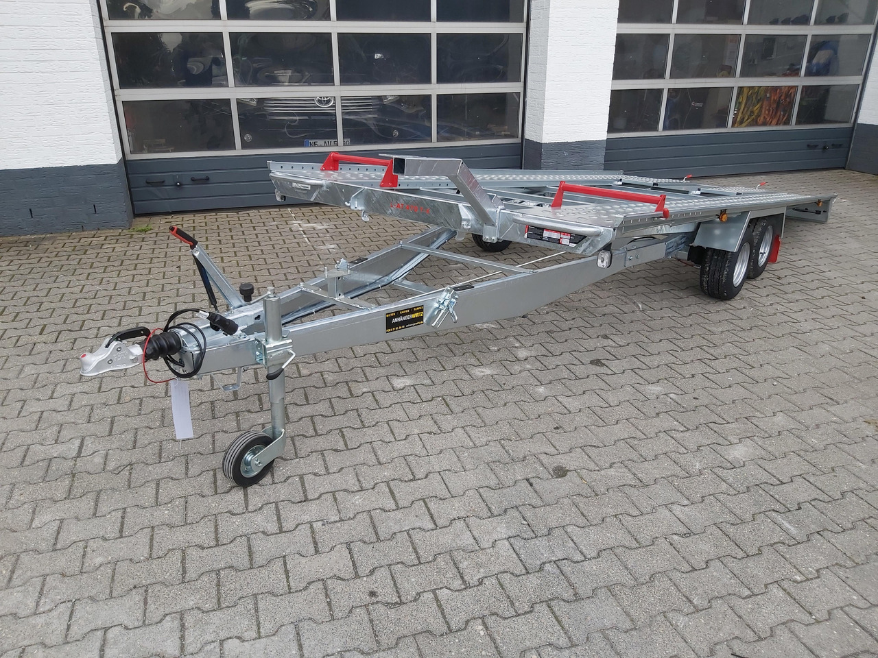 Cartrailer 2600 easyload ankippbar L-AT 470 T-K extralang 10" (XXL) 2600kg gebraucht Modell 2024 - Prikolica za prevoz automobila: slika 1 Cartrailer 2600 easyload ankippbar L-AT 470 T-K extralang 10" (XXL) 2600kg gebraucht Modell 2024 - Prikolica za prevoz automobila: slika 1