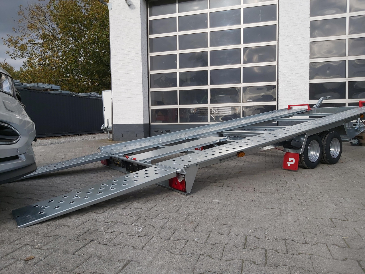 Cartrailer 2600 easyload ankippbar L-AT 470 T-K extralang 10" (XXL) 2600kg gebraucht Modell 2024 - Prikolica za prevoz automobila: slika 3 Cartrailer 2600 easyload ankippbar L-AT 470 T-K extralang 10" (XXL) 2600kg gebraucht Modell 2024 - Prikolica za prevoz automobila: slika 3