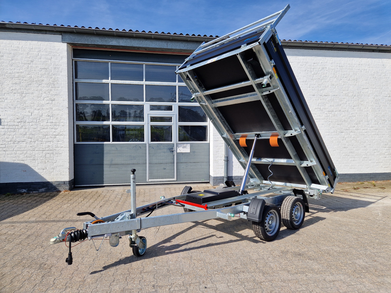 Cheval Liberte Kipper PW 3.3 35 black 330x180x35cm Elektro 3500kg Modell 09.2024 - Prikolica istovarivača: slika 3 Cheval Liberte Kipper PW 3.3 35 black 330x180x35cm Elektro 3500kg Modell 09.2024 - Prikolica istovarivača: slika 3