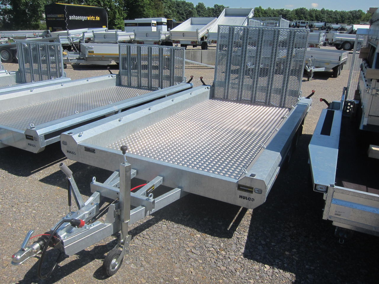 HULCO TERRAX Aluboden 394x180x27cm Heckrampe 150cm (XL) 3000kg - Prikolica za prevoz radnih mašina: slika 1 HULCO TERRAX Aluboden 394x180x27cm Heckrampe 150cm (XL) 3000kg - Prikolica za prevoz radnih mašina: slika 1