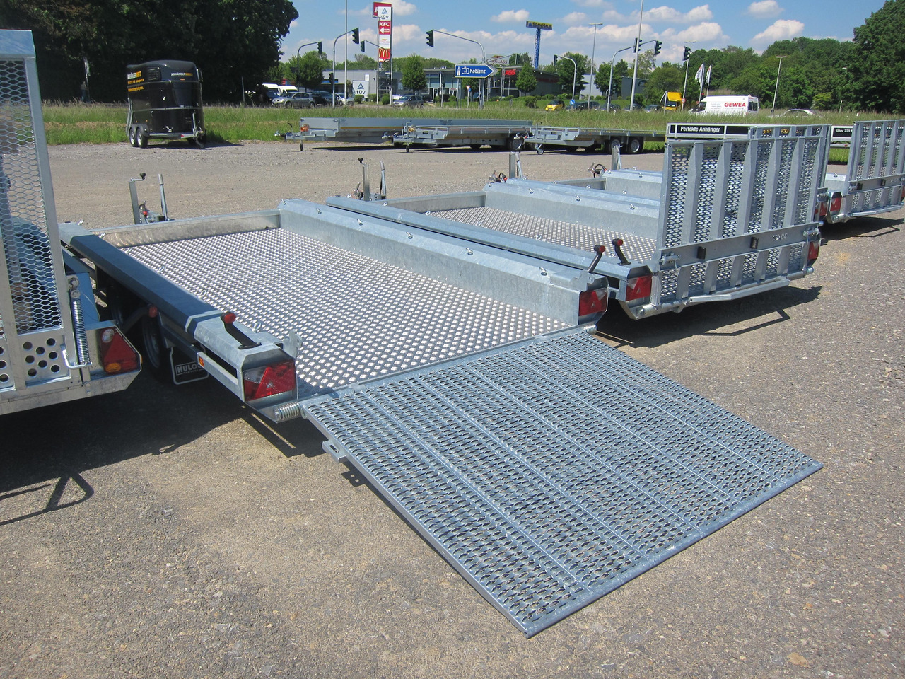 HULCO TERRAX Aluboden 394x180x27cm Heckrampe 150cm (XL) 3000kg - Prikolica za prevoz radnih mašina: slika 5 HULCO TERRAX Aluboden 394x180x27cm Heckrampe 150cm (XL) 3000kg - Prikolica za prevoz radnih mašina: slika 5