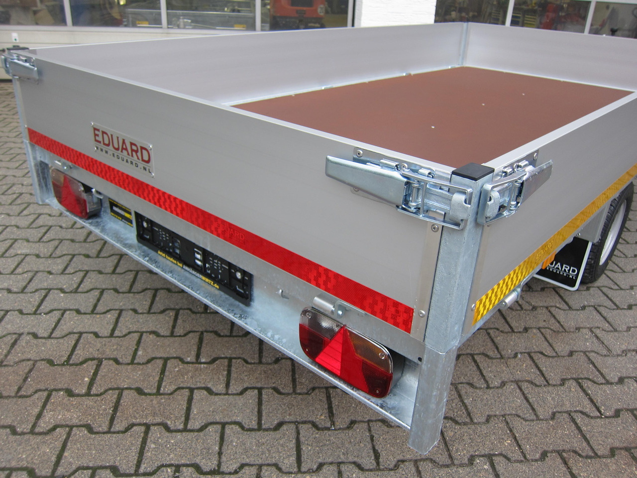 Hochlader 310x160x30cm Lfh: 56cm 10" niedrig Fahrwerk (M) 1350kg - Prikolica za automobil: slika 4 Hochlader 310x160x30cm Lfh: 56cm 10" niedrig Fahrwerk (M) 1350kg - Prikolica za automobil: slika 4