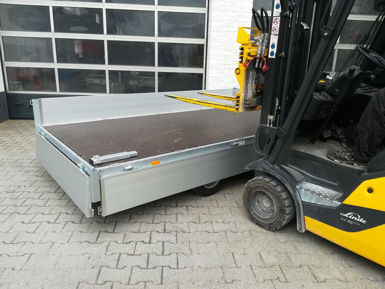 Plato prikolica Hochlader 310x160x30cm Lfh: 56cm 10" niedrig Fahrwerk (M) 2700kg: slika 7