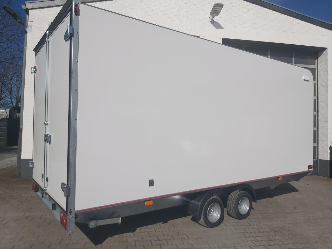Hochlader Koffer TFSP 500T.00 500x220x210cm aero Zurrsystem 10 Zoll (XXL) 100km/H 2700kg - Prikolica sa zatvorenim sandukom: slika 5 Hochlader Koffer TFSP 500T.00 500x220x210cm aero Zurrsystem 10 Zoll (XXL) 100km/H 2700kg - Prikolica sa zatvorenim sandukom: slika 5