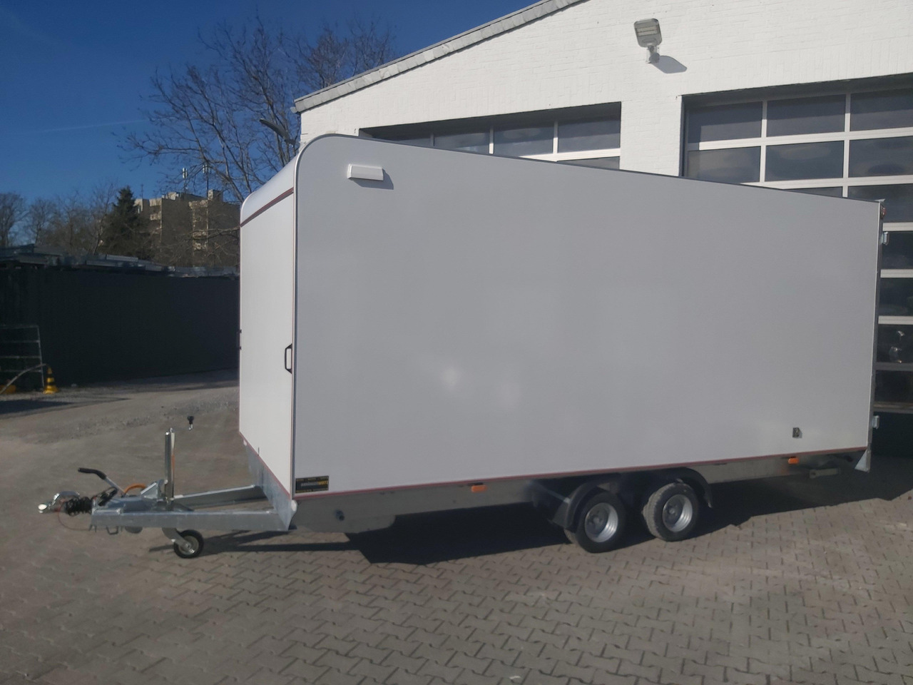 Hochlader Koffer TFSP 500T.00 500x220x210cm aero Zurrsystem 10 Zoll (XXL) 100km/H 2700kg - Prikolica sa zatvorenim sandukom: slika 1 Hochlader Koffer TFSP 500T.00 500x220x210cm aero Zurrsystem 10 Zoll (XXL) 100km/H 2700kg - Prikolica sa zatvorenim sandukom: slika 1