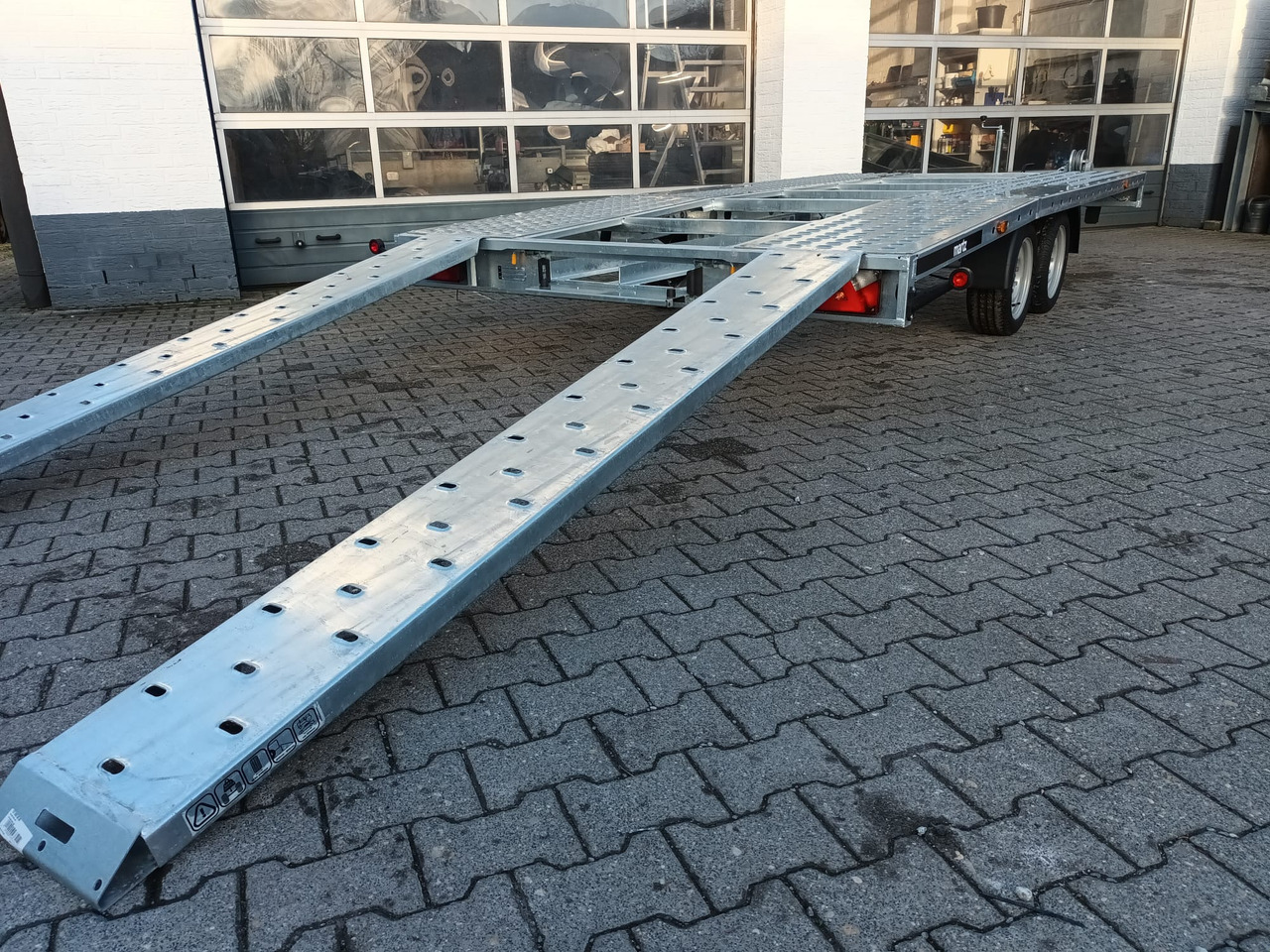 Martz GT UNIDECK PLUS 450/2 S 2,7T Lohr Stahl Fahrschienen Winde 13" 2700kg - Prikolica za prevoz automobila: slika 1 Martz GT UNIDECK PLUS 450/2 S 2,7T Lohr Stahl Fahrschienen Winde 13" 2700kg - Prikolica za prevoz automobila: slika 1