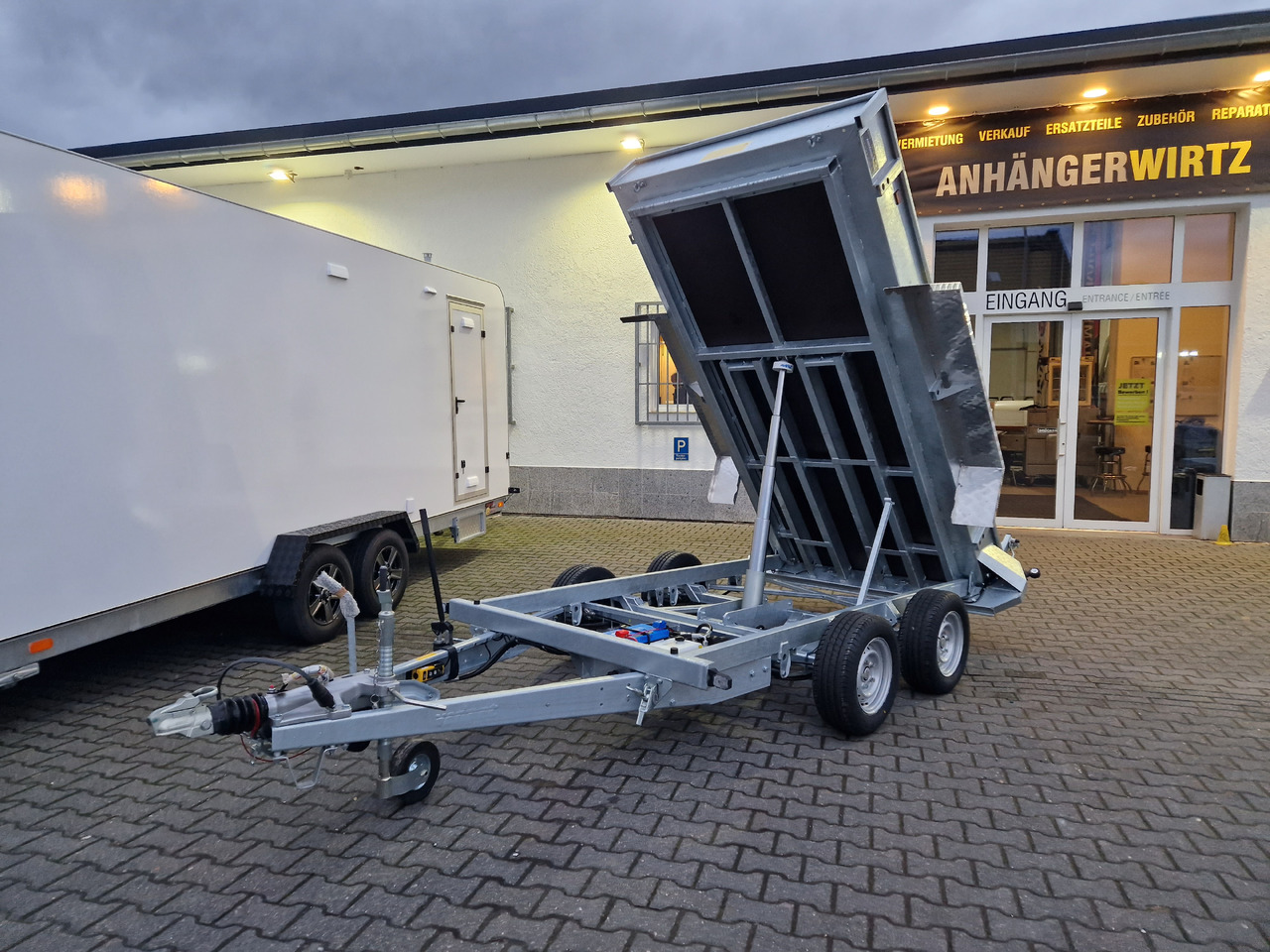 Variant Heckkipper Tieflader 3515 MT20 300x150x30cm Auffahrrampen Stützen Parabelfeder 3500kg 100km - Prikolica istovarivača: slika 1 Variant Heckkipper Tieflader 3515 MT20 300x150x30cm Auffahrrampen Stützen Parabelfeder 3500kg 100km - Prikolica istovarivača: slika 1