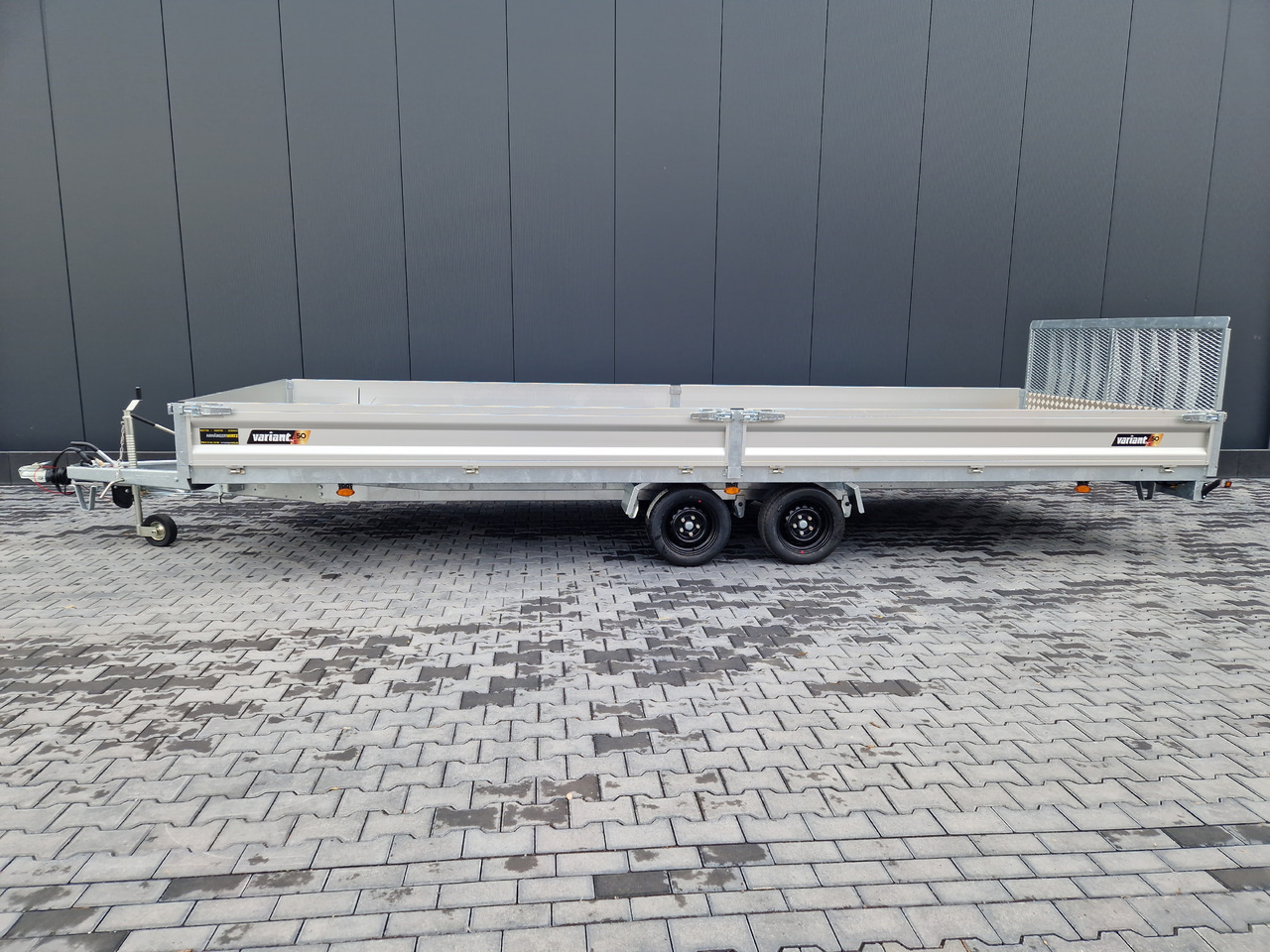 Variant Maschinentransporter 3562 UX Maxi Load 620x210x30cm LED Felgen black 3500kg 2025 - Prikolica za prevoz radnih mašina: slika 2 Variant Maschinentransporter 3562 UX Maxi Load 620x210x30cm LED Felgen black 3500kg 2025 - Prikolica za prevoz radnih mašina: slika 2