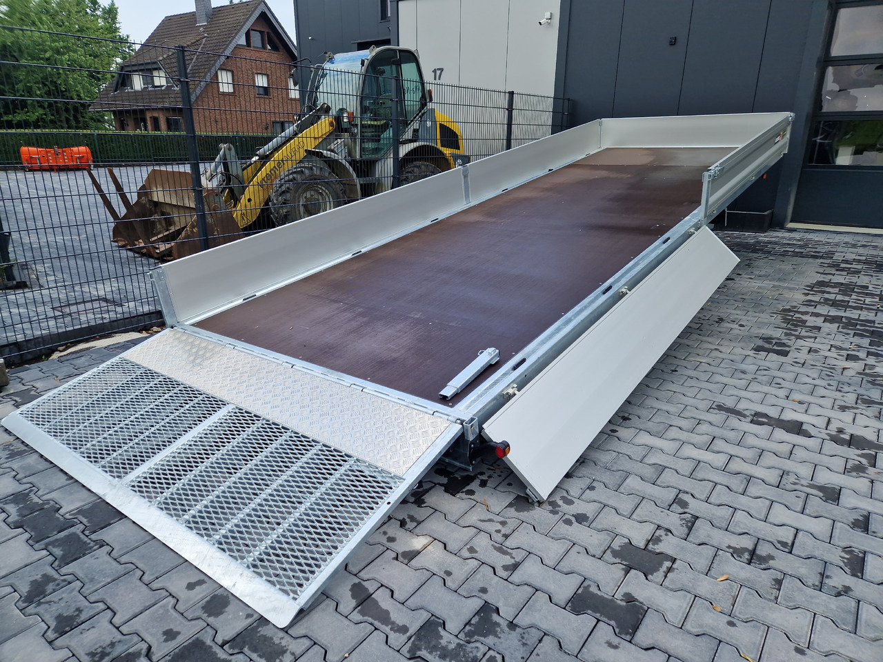 Variant Maschinentransporter 3563 UX Maxi Load 620x210x30cm LED Tridem Parabel black 3500kg - Prikolica za prevoz radnih mašina: slika 5 Variant Maschinentransporter 3563 UX Maxi Load 620x210x30cm LED Tridem Parabel black 3500kg - Prikolica za prevoz radnih mašina: slika 5