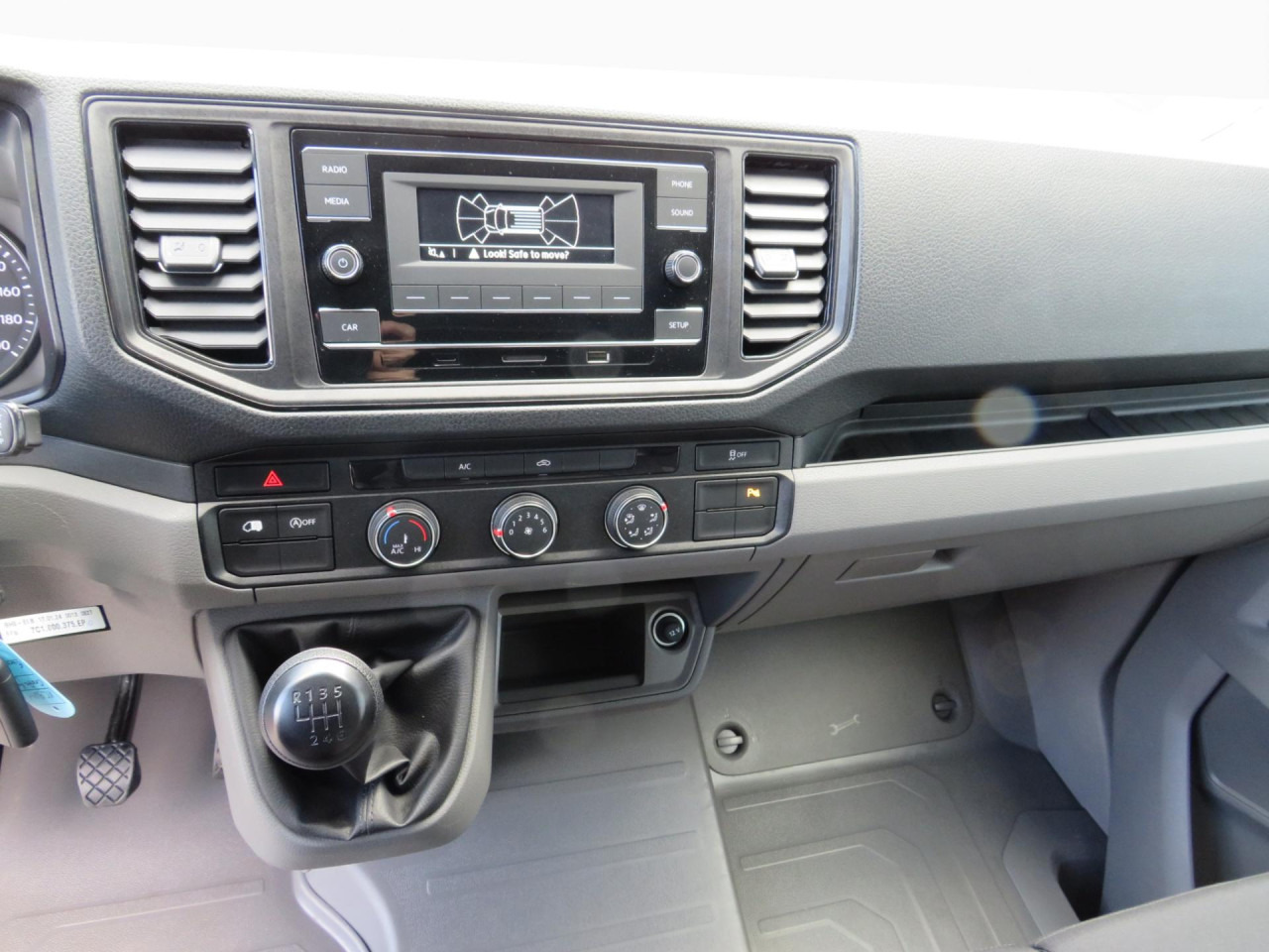 VOLKSWAGEN Crafter 35 L3H3 Kasten Klima ZV - Furgon: slika 3 VOLKSWAGEN Crafter 35 L3H3 Kasten Klima ZV - Furgon: slika 3