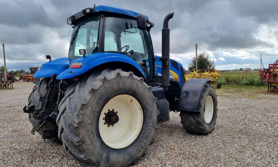 New Holland T8040 - Traktor: slika 4 New Holland T8040 - Traktor: slika 4