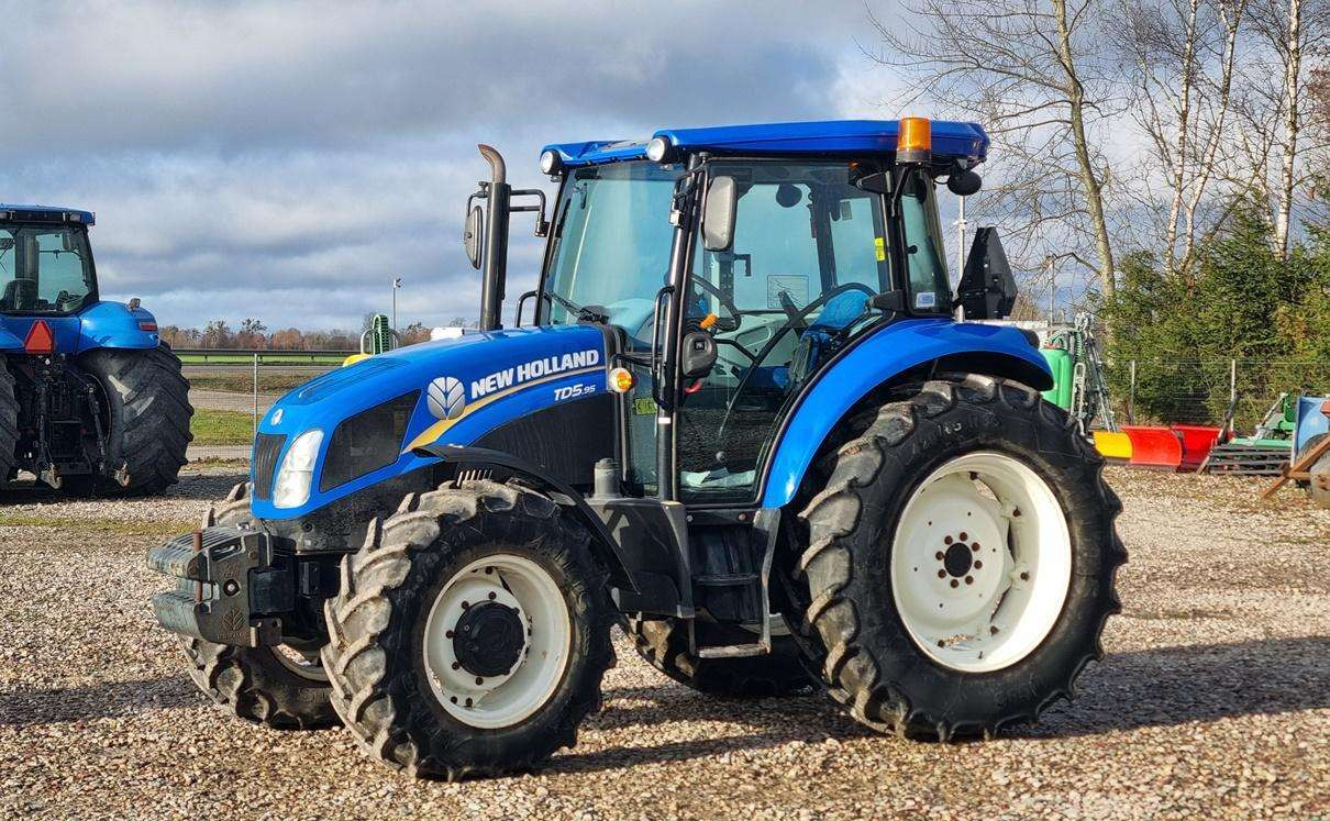 New Holland TD 5.95 - Traktor: slika 2 New Holland TD 5.95 - Traktor: slika 2